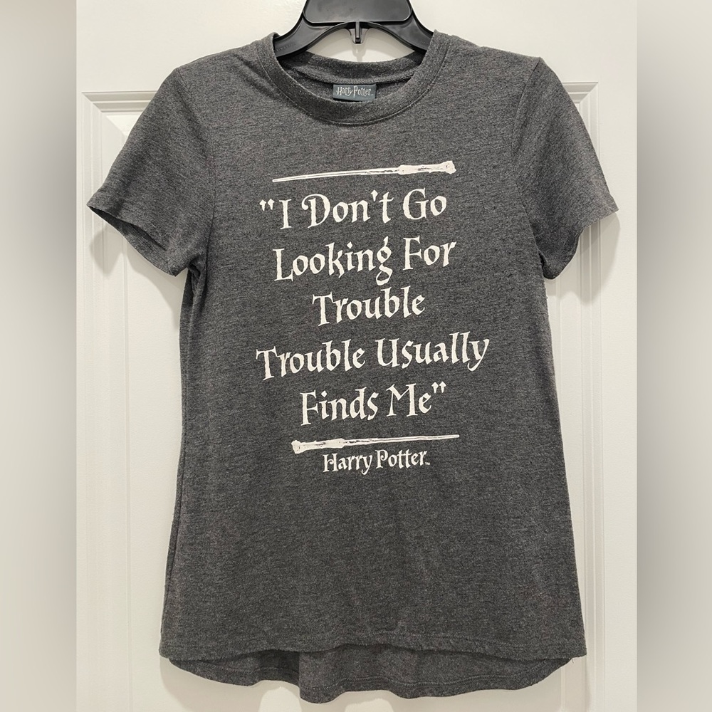 Adult small Harry Potter shirt